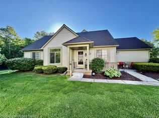 2663 Maple Forest Dr, Wixom, MI 48393