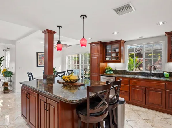 4627 Huggins St, San Diego, CA 92122