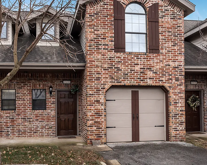 4040 Glenstone Ter — Photo 1