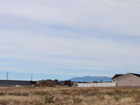 994 S Purcell Blvd, Pueblo West, CO 81007