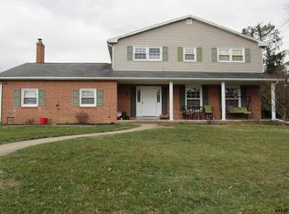 401 Hunting Park Ln, York, PA 17402