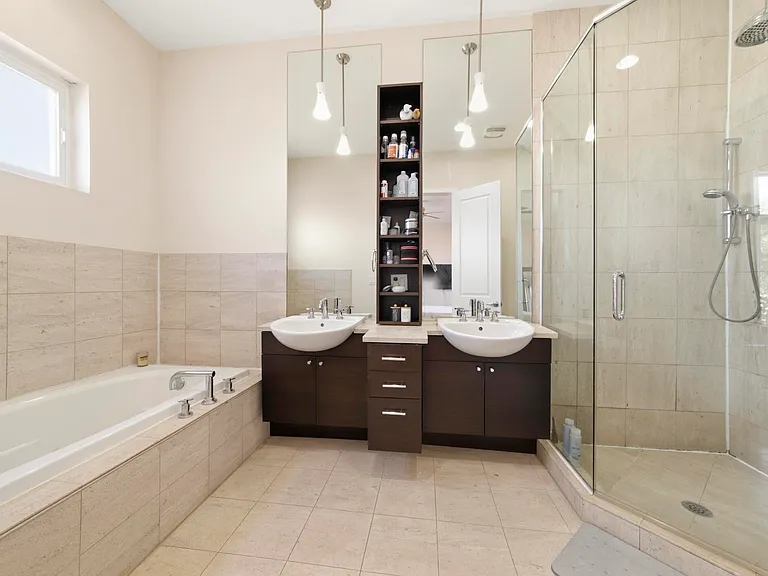 2642 W Chicago Ave #4 — Photo 15