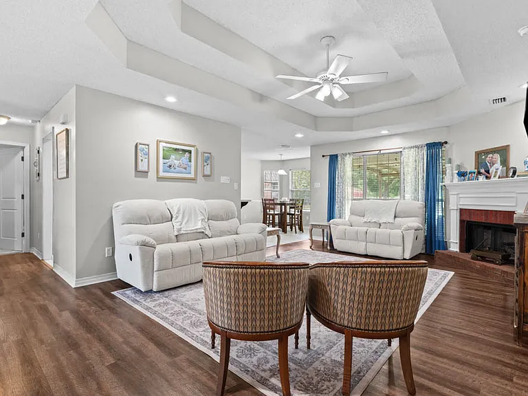 9939 Dreamway Dr — Photo 2