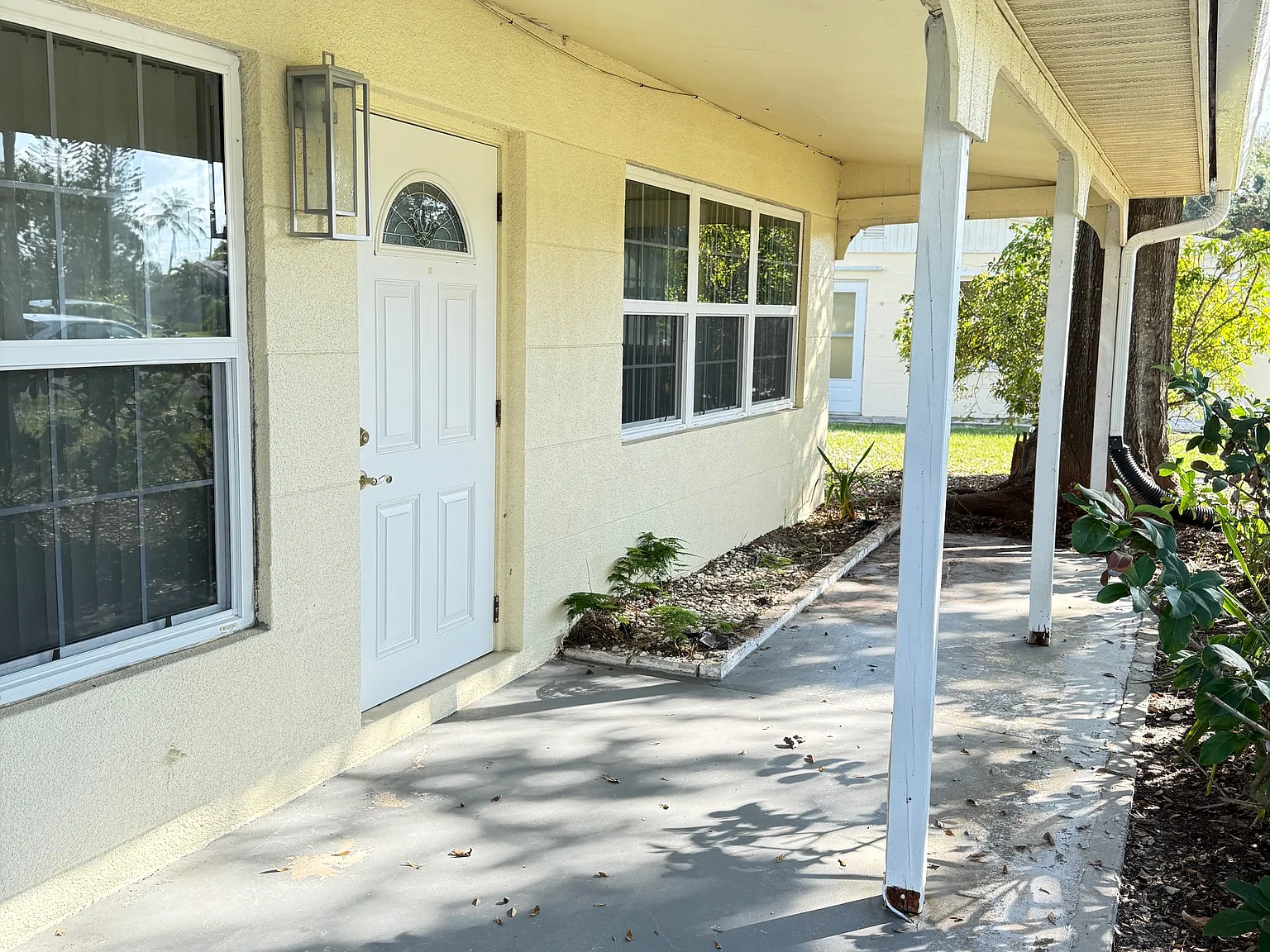 2 bed, 1.5 bath, 1028 sqft, $2,000 — Photo 3