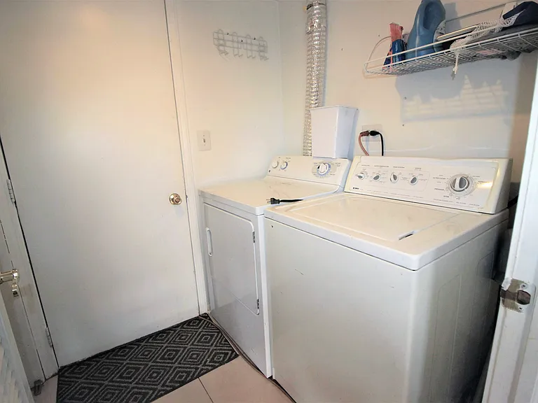 1488 Club Dr #4 — Photo 15