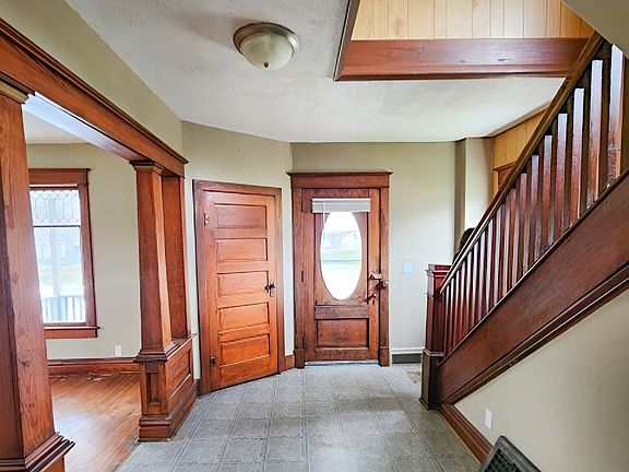 2nd image of 404 W 1st St