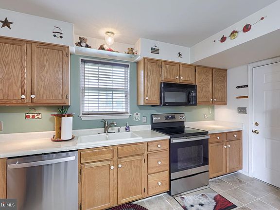 4th image of 1902 Wyatt Cir