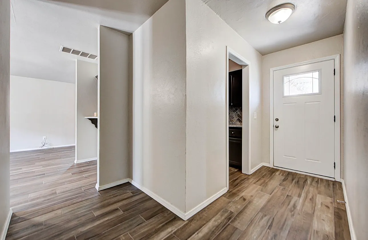 108 Chickasaw Ln — Photo 3