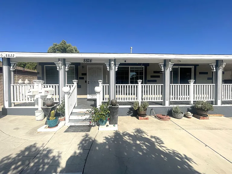 8824 Tyrone Ave — Photo 3