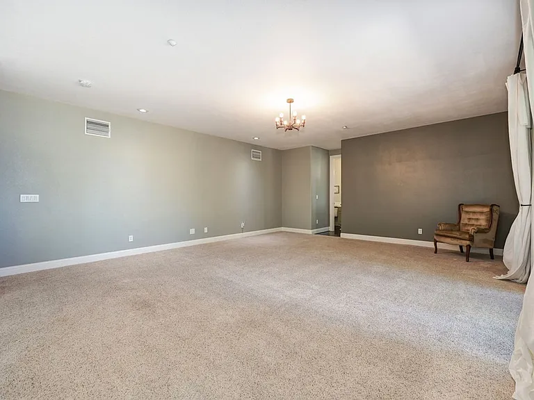 7029 Pembroke Way — Photo 54