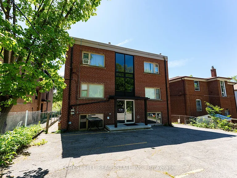 8 Victoria St #4 — Photo 17