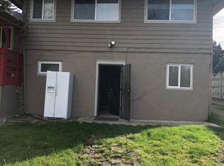 672 SW 142nd St #2, Burien, WA 98166