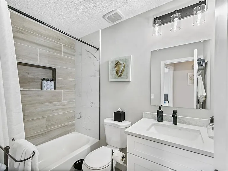 7113 Regina Dr — Photo 13