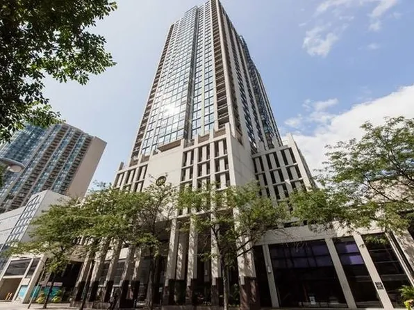 1122 N Clark St, Chicago, IL