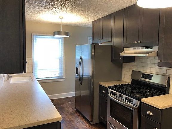3rd image of 2741 Lansing Dr SW