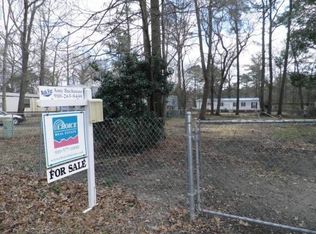 404 Hickory Rd, Jacksonville, NC 28540