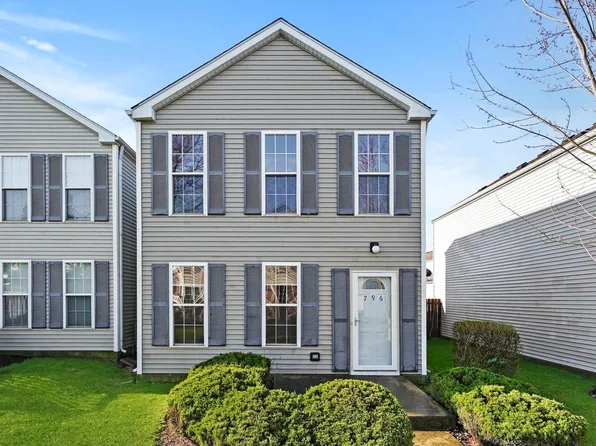 796 Symphony Dr, Aurora, IL 60504