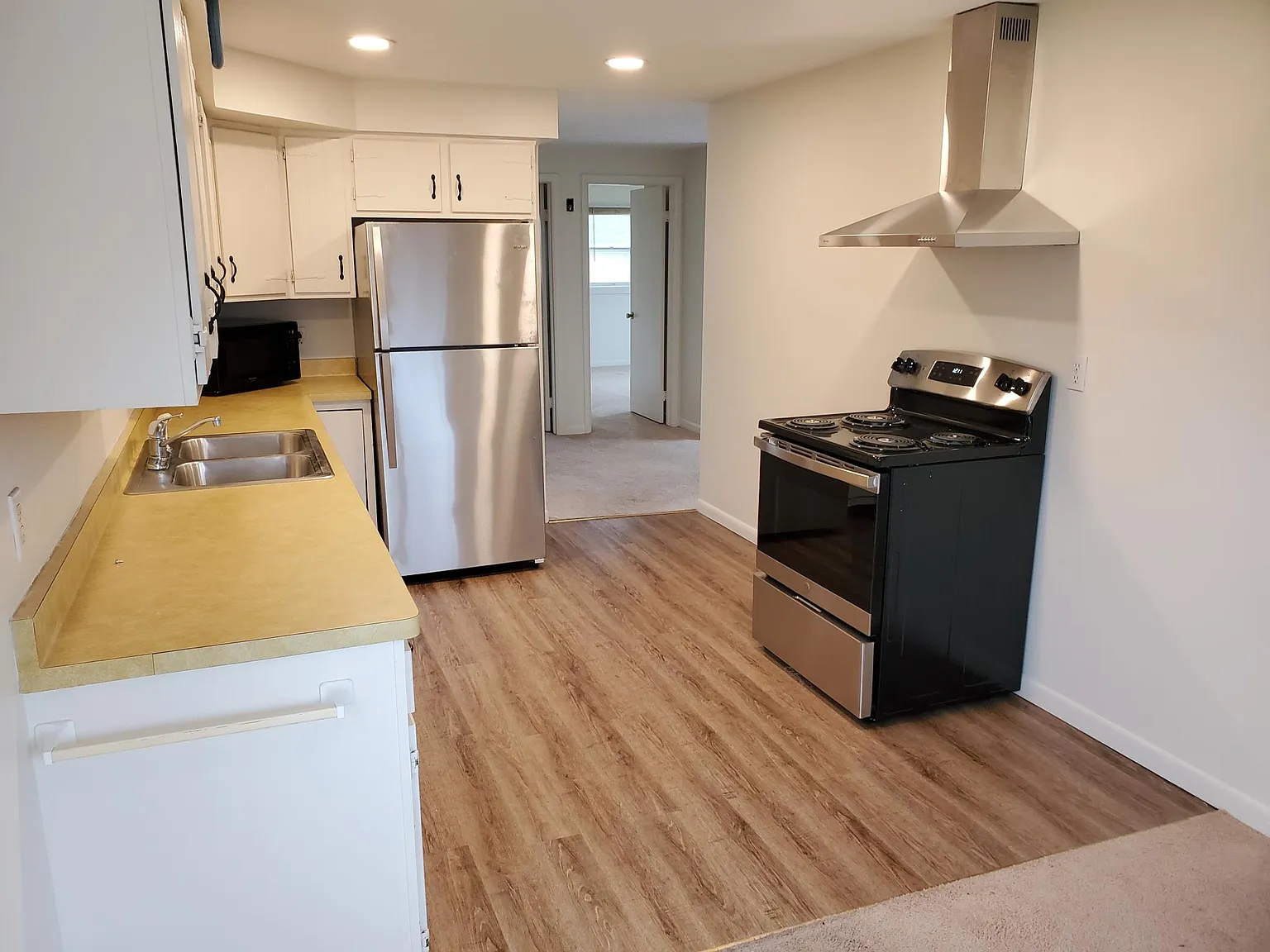 2 bed, 1000 sqft, $1,125 — Photo 2