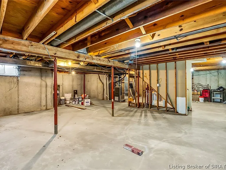 2201 Glenn Abbey — Photo 40