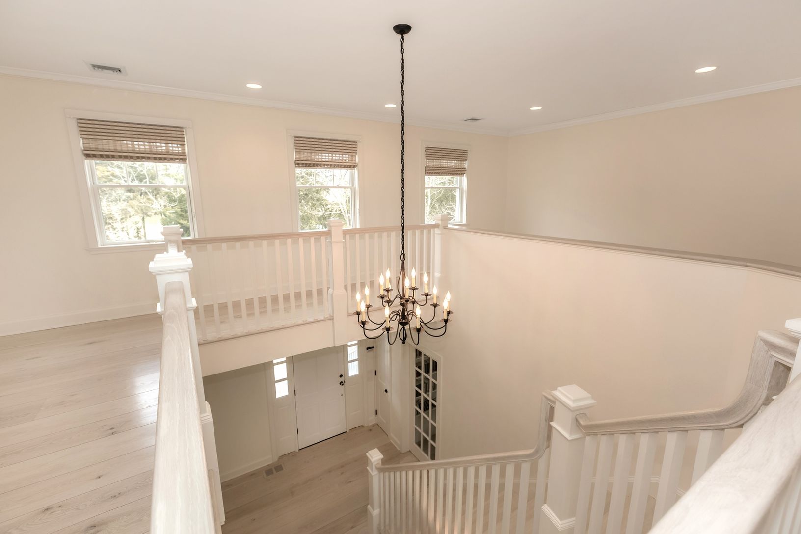  Spacious loft landding