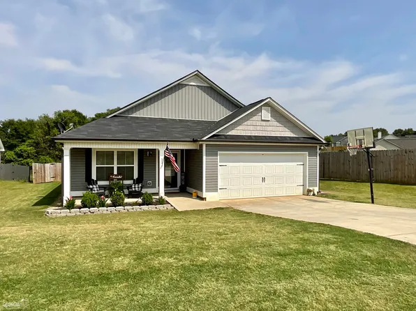 51 Crest View Cir, Carnesville, GA 30521