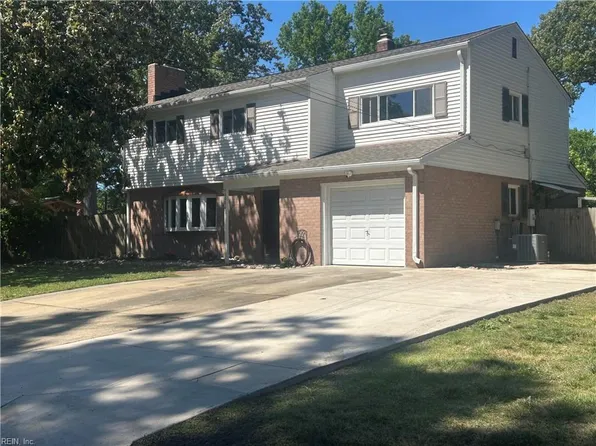 4000 Rumford Ln, Virginia Beach, VA 23452