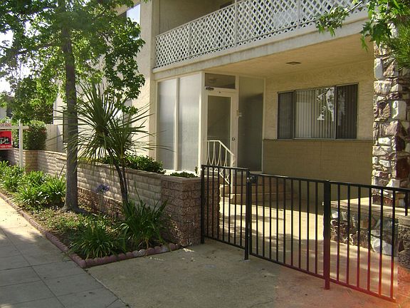 5th image of 2860 Lincoln Ave APT 2