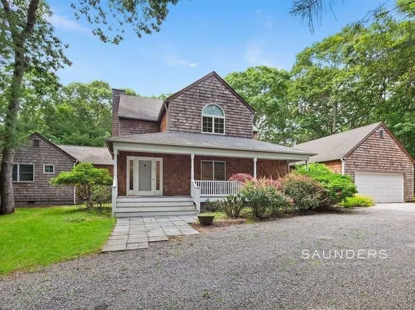 2 Holly Pl, East Hampton, NY 11937