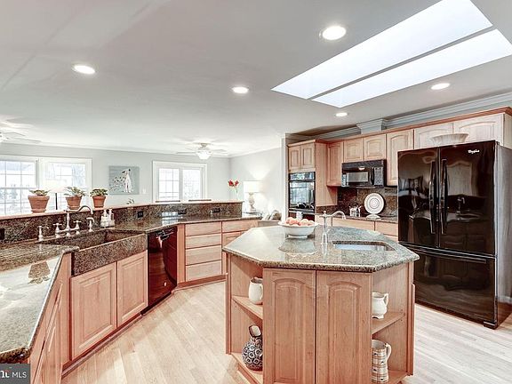 Kitchen with Granite sink.