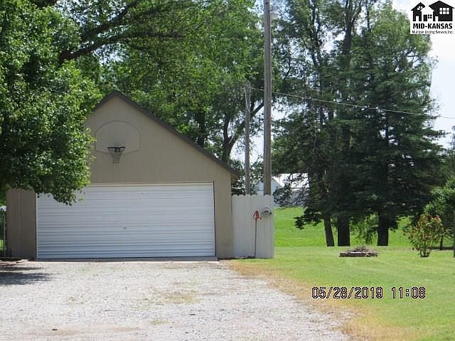 2nd image of 204 N Cullison Main St
