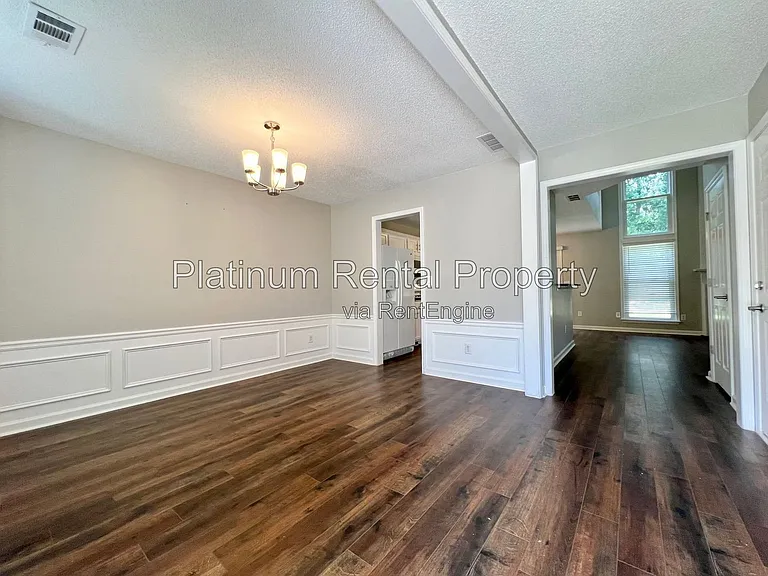 2813 Priestcliff Dr SE — Photo 3