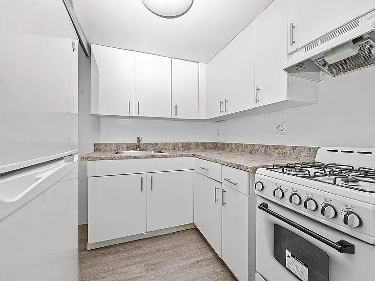 88 Fulton St #111 — Photo 3