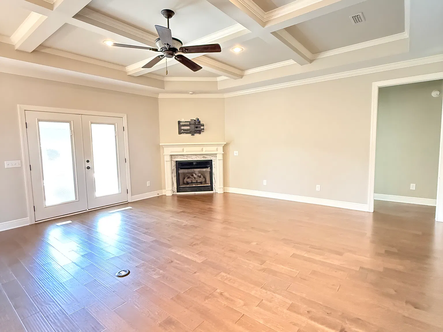 4 bed, 2215 sqft, $2,200 — Photo 2
