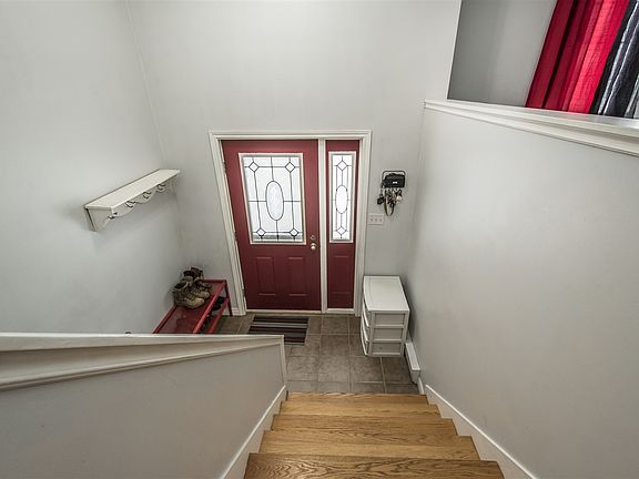 2nd image of 611 Crystal Dr