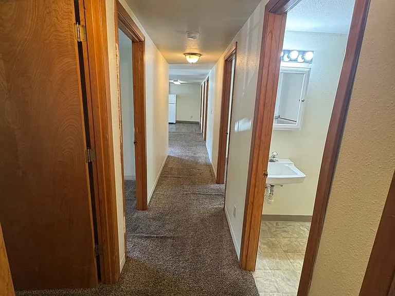 468 - 820 SW Grove Street — Photo 8