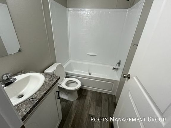 5th image of 700 E 6th St #150