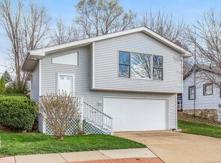 703 Czacki St, Lemont, IL 60439