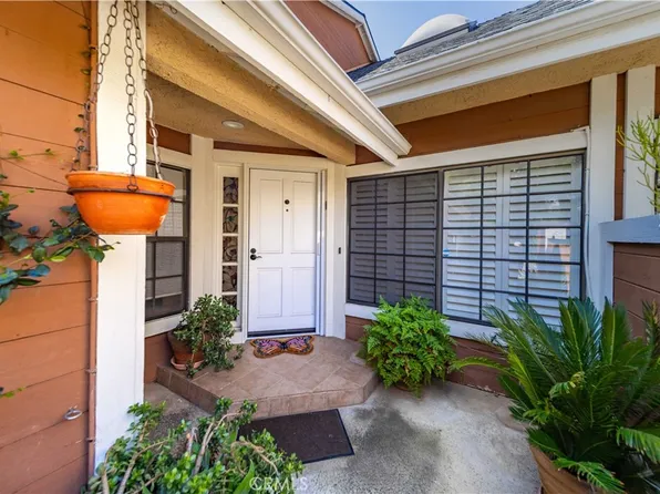 5930 Tampa Ave APT 204, Tarzana, CA 91356