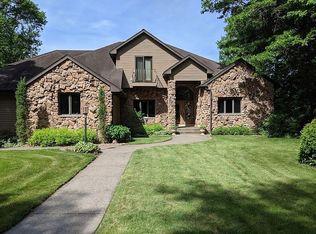 5560 Wild Rose Ln, Eau Claire, WI 54701