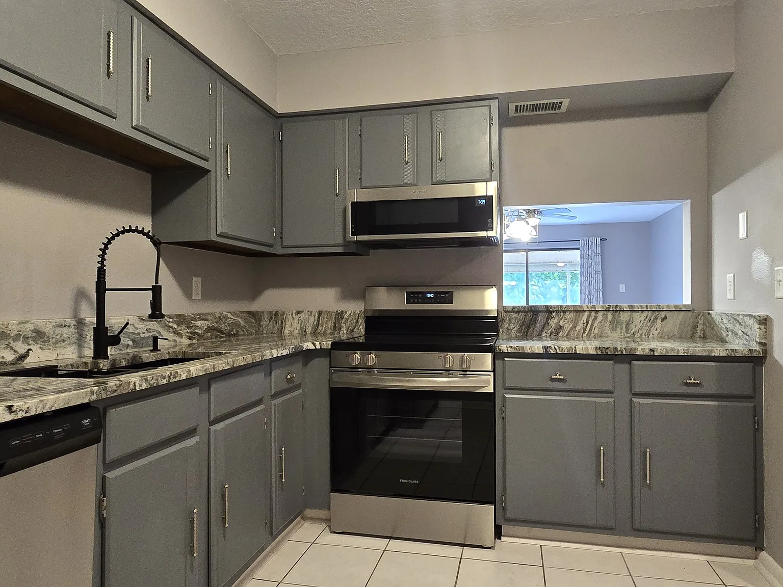 130 East Johnson Ave - 206 - 1 — Photo 3
