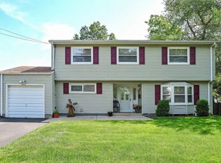 7 Beverly Rd, Old Bridge, NJ 08857