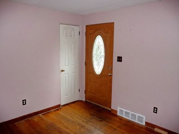 2nd image of 5440 Florida Ave