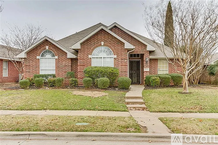 7836 Squire Ln — Photo 1