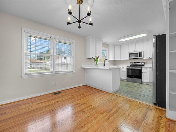 5th image of 5905 Knotts Neck Rd