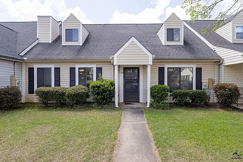 135 Sussex Dr Photo 1