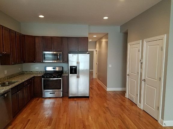 3rd image of 4729 S Champlain Ave APT 1