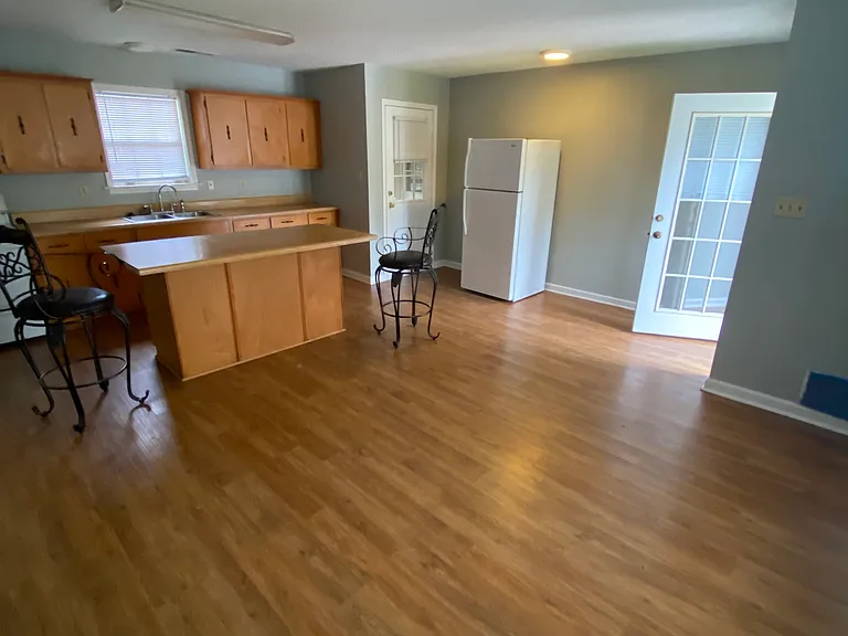 Sycamore Manor Cv — Photo 3