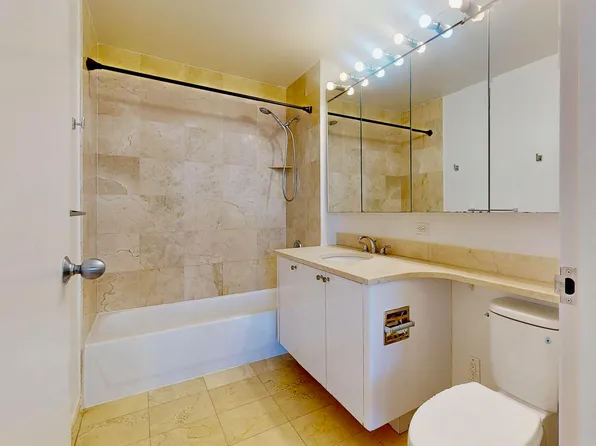 135 Oceana Drive East image 8 of 36