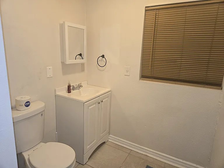 1415 N T St #2 — Photo 3