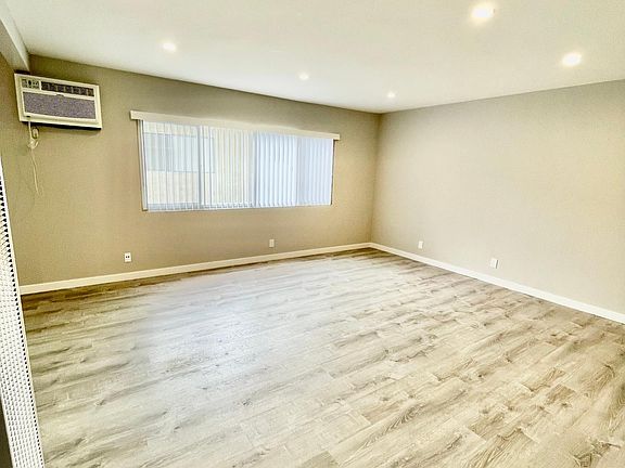 2nd image of 2754 Hermosa Ave APT 4